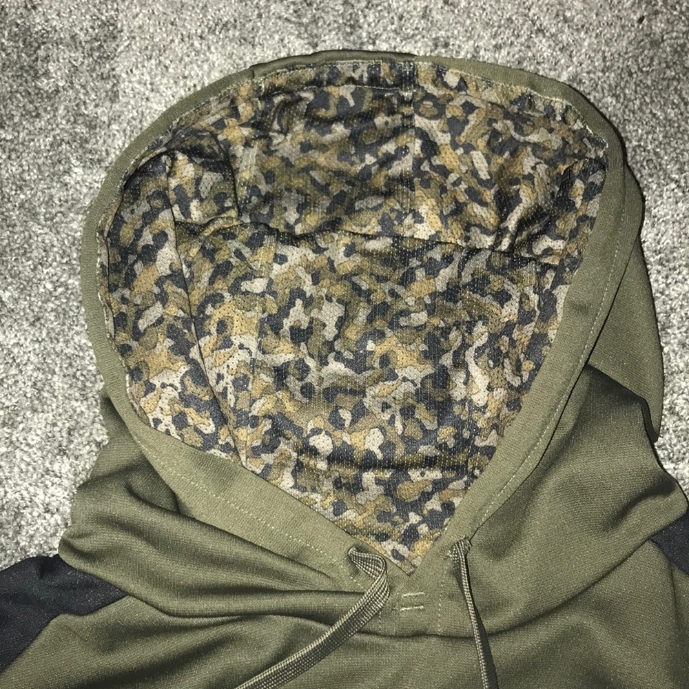 Men’s Large Therma-Fit Hoodie - Picture 2 of 4